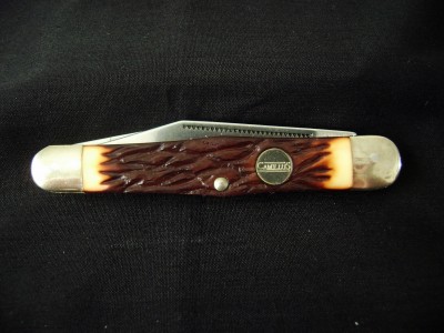 Camillus 72 - 2000s swapped secondary blades - Closed Mark.JPG