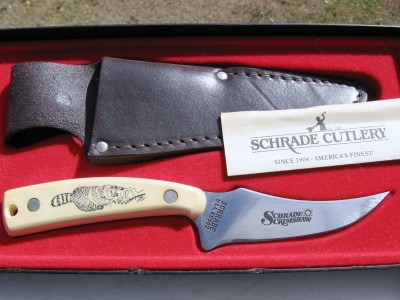 Schrade U.S.A. SC502 Sharpfinger (Raccoon).JPG