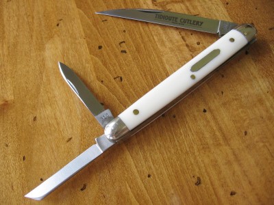 GEC 890310 Tidioute Executive Whittler Ivory Acrylic #13 of 25 Mark Open.JPG