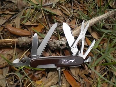 Colonial Swiss Army Style Ranger Series Camp Knife 010.JPG