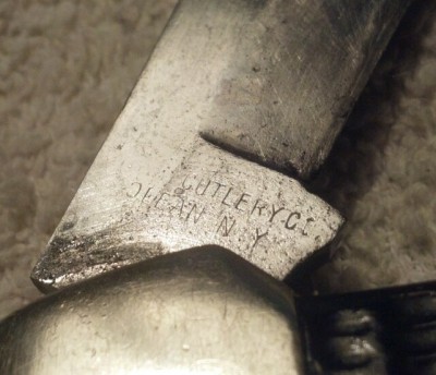 KA-BAR thumb release folder tang2.jpg