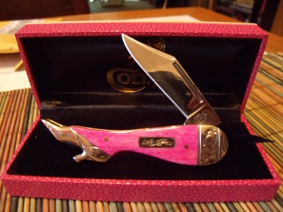 Sofi & the Pink Lady Leg 003.jpg