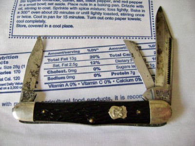 Camillus 1047 Scout - '60-'76 1st Class Shield - Open Mark.JPG