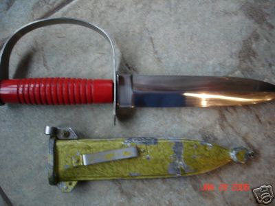 RedPumaFrogmesser1.JPG