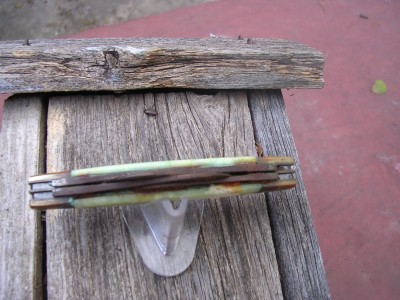 This is a Buck Creek knife. Blades are almost welded shut.