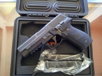 SIG SAUER 2012 P226 9mm aka MK-25.jpg