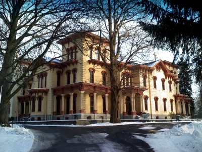 Grove Mansion.jpg