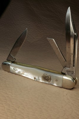 Camillus 1047 MOP Handles.jpg