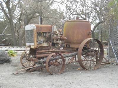 tractors 014.JPG