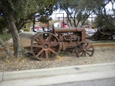 tractors 017.JPG