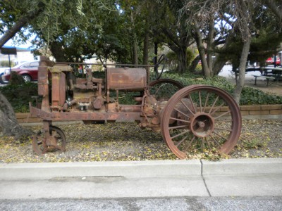 tractors 018.JPG