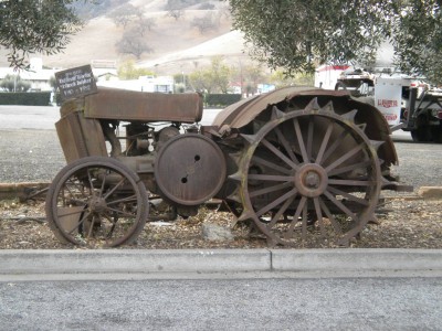 tractors 019.JPG