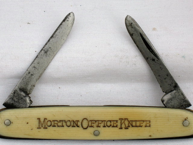 Morton Bros Office Knife, Display Case #5 .jpg