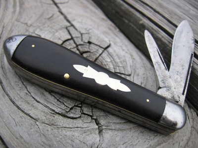 Ulster Knife Co. N.Y. --Ebony Jack.JPG