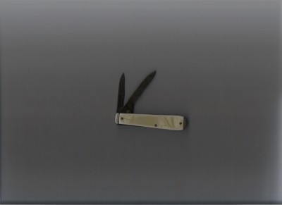 help!!! knife measures 3 inches closed