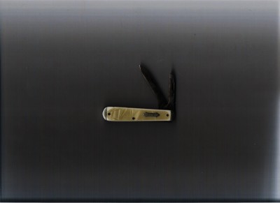 help!! knife measures 3 inches closed