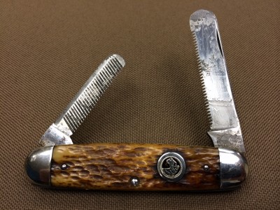 Look at that pretty bone handle,