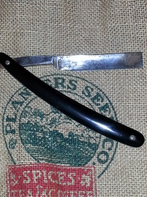 razor 001.jpg