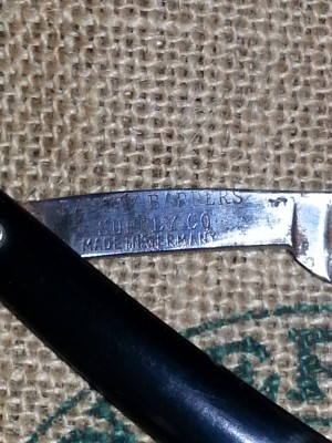razor 002.jpg
