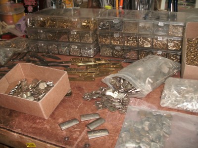 Cutler's dream..rivets, bolster's, old Cutler's Vise. 005.jpg