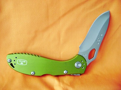 Buck Slimline 721GRSWM Green - Plain Edge (Walmart) Open.JPG