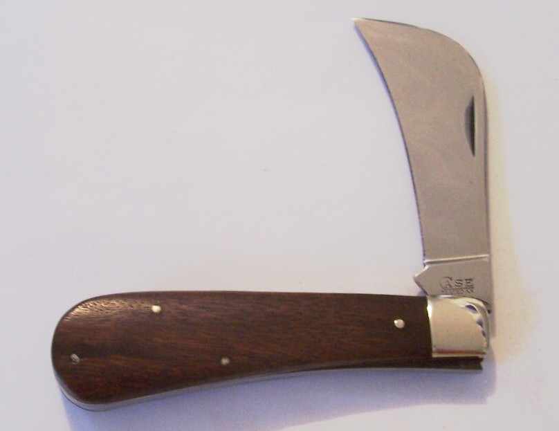 case tested xx walnut hawkbill 11011.jpg