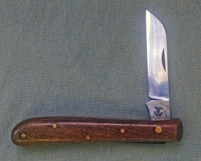 Tina grafting knife b.jpg