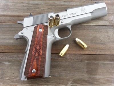 Springfield Armory 1911-A1 SS Mil-Spec_ejection port side.jpg