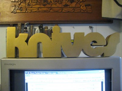 KNIVESBlock 001.jpg