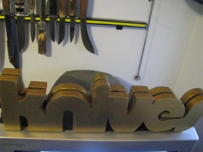 KNIVESBlock 002.jpg