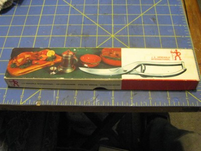 JAHenckelsPoultryShearsInBox 002.jpg