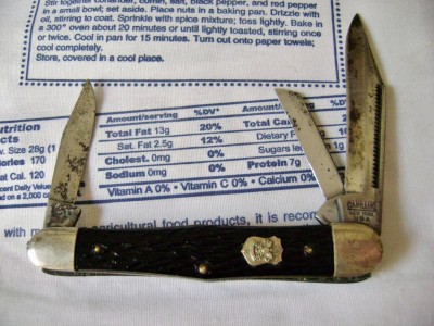 Camillus 1047 Scout - '60-'76 1st Class Shield - Open Mark.JPG