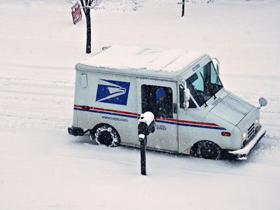 postal-service-mail-delivery-truck.jpg