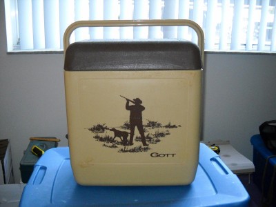 vintage GOTT COOLER HUNTING BASS FISHING 006.JPG