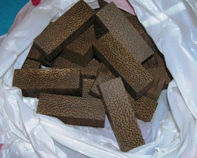 3 inch black Palm pieces