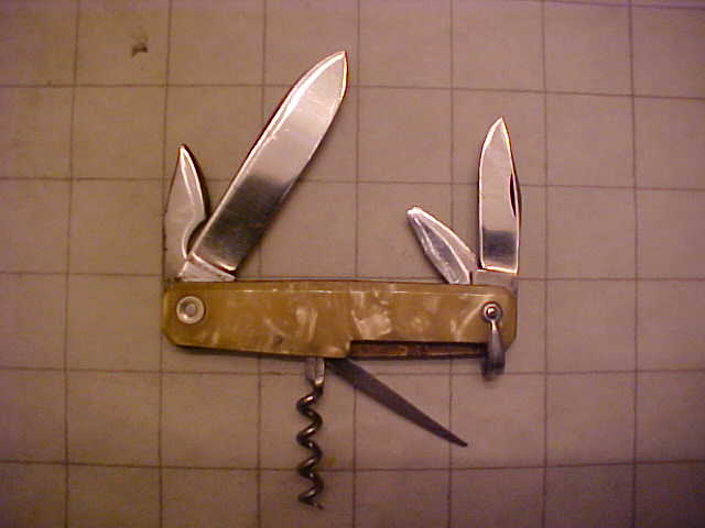 HouseOfKnivesRightSide.JPG