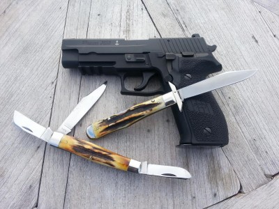 SIG P226 MK-25 Navy SEALS Issue_CASE 10 dot Jumbo Stockman_1976' Cheetah_pile side.jpg