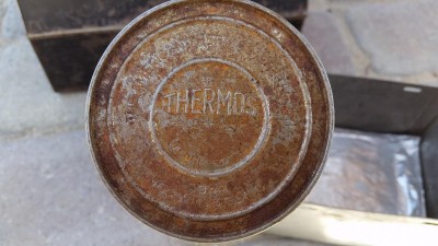 Universal Lunch box with Thermos_pic7_old Thermos bottom.jpg
