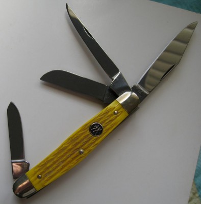 JA HENCKELS YELLOW BONE    4 BLADE STOCKMAN.jpg