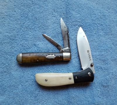 Kabar and M-4.jpg