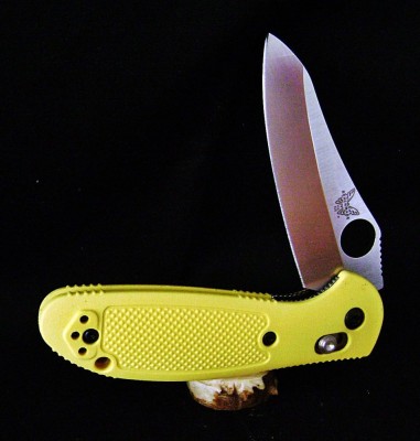 Benchmade 555HG-YEL MINI-GRIPTILIAN - Open Mark.JPG