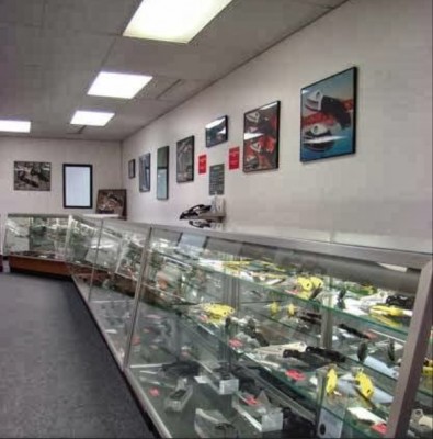 Spyderco Outlet Store Golden Colo.jpg