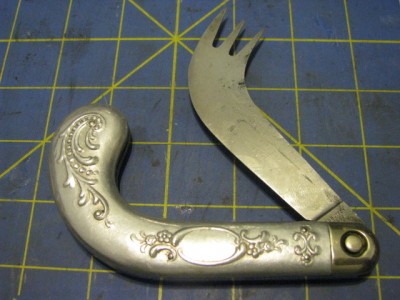 PressButtonOneArmedMansKnife 001.jpg