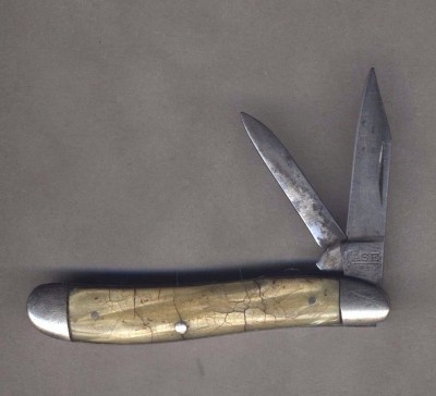 case.knife.cracked.jpg