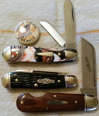 Beagles &amp; a Che Chen Wood 25