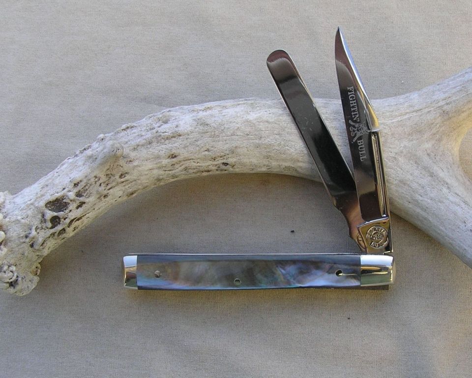 Black Lip Pearl Doctor's knife