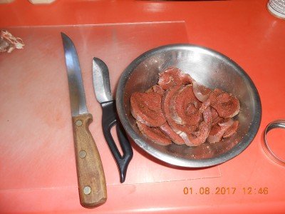 About 1/2 way through the 1st round Rocky had to be relieved by the Case knife
