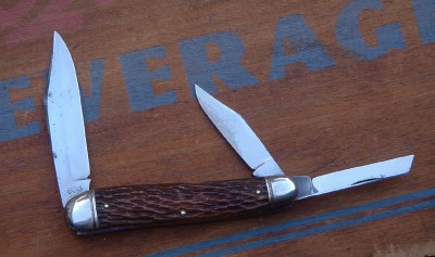 Schrade Walden 804 pile.jpg
