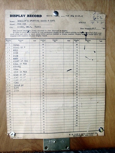 knife display record2.jpg