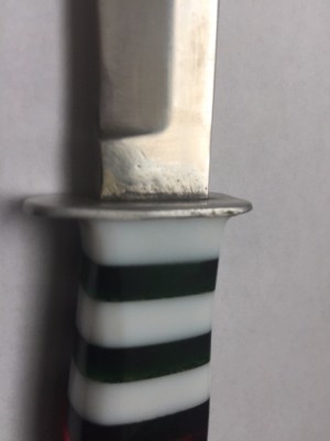 4_BuckFixedBlade_LEFT_CLOSE.jpg